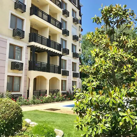 In Maxi 公寓 瓦爾納